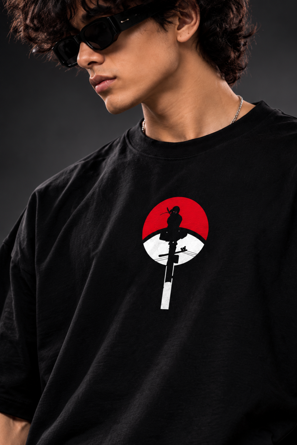 ITACHI UCHIHA – AKATSUKI SHADOW Oversized TEE 🌊 – Black
