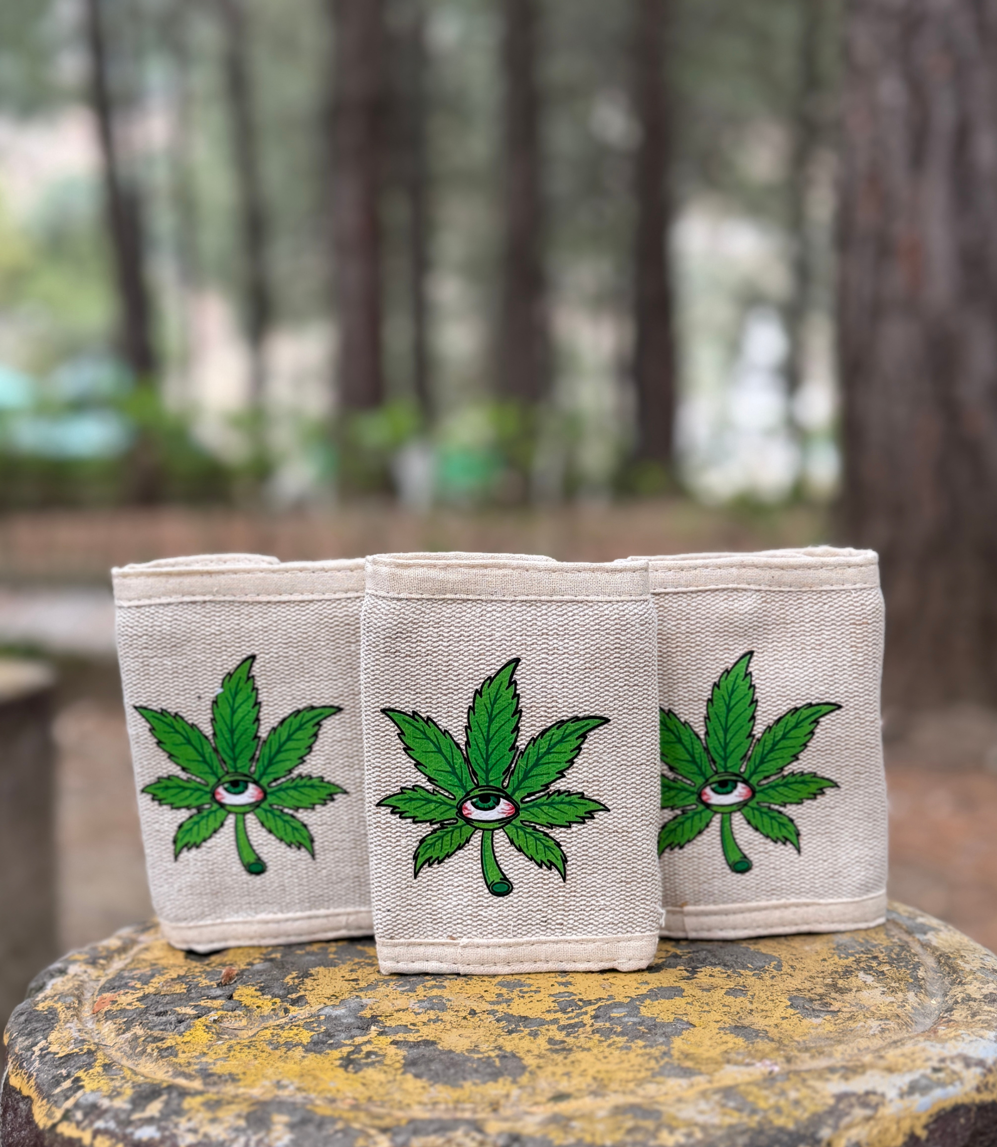 Printed Hemp eye Leaf Wallet