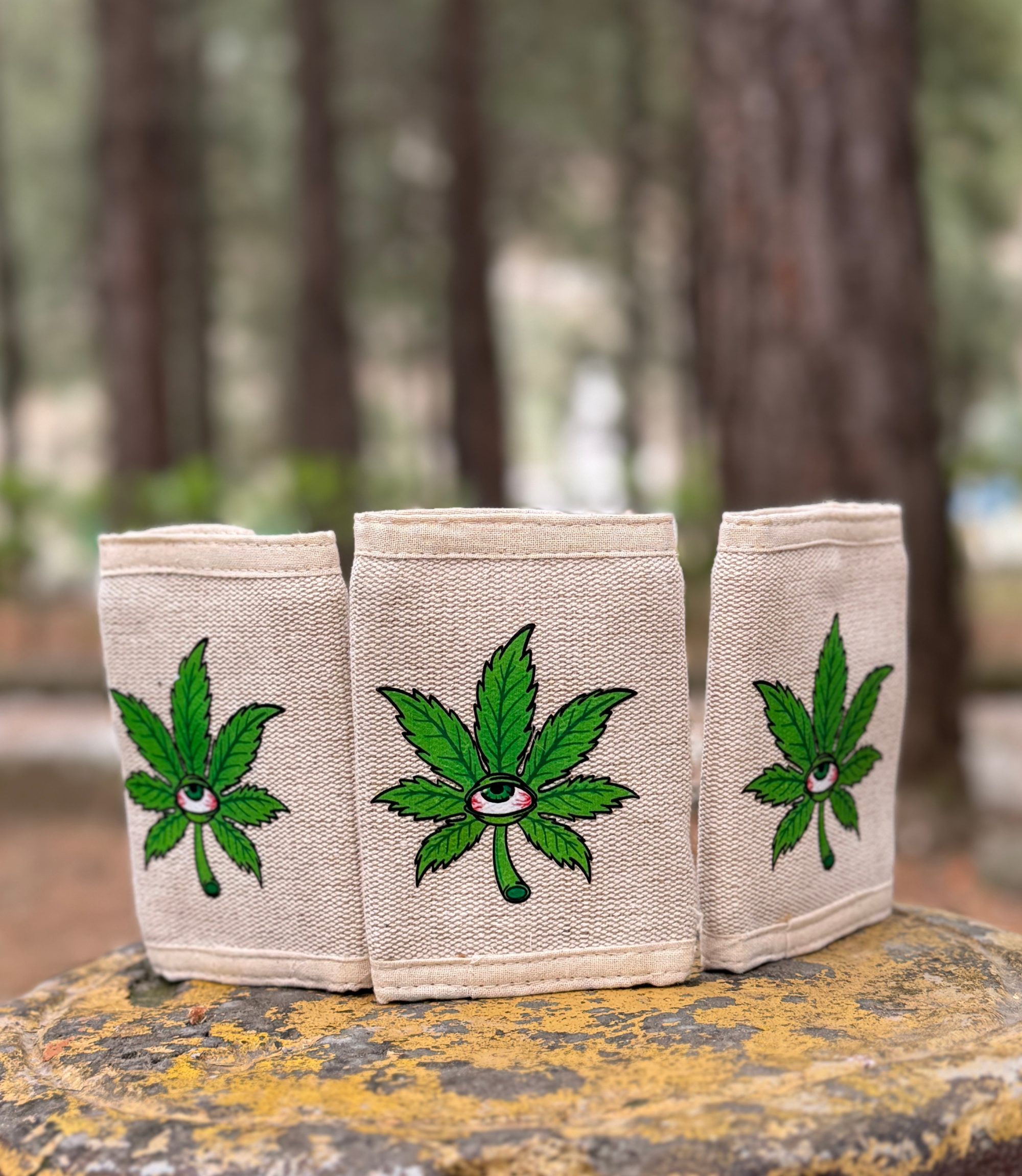 Printed Hemp eye Leaf Wallet